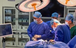 चीन में एक पैरालाइज्ड व्यक्ति ने AI